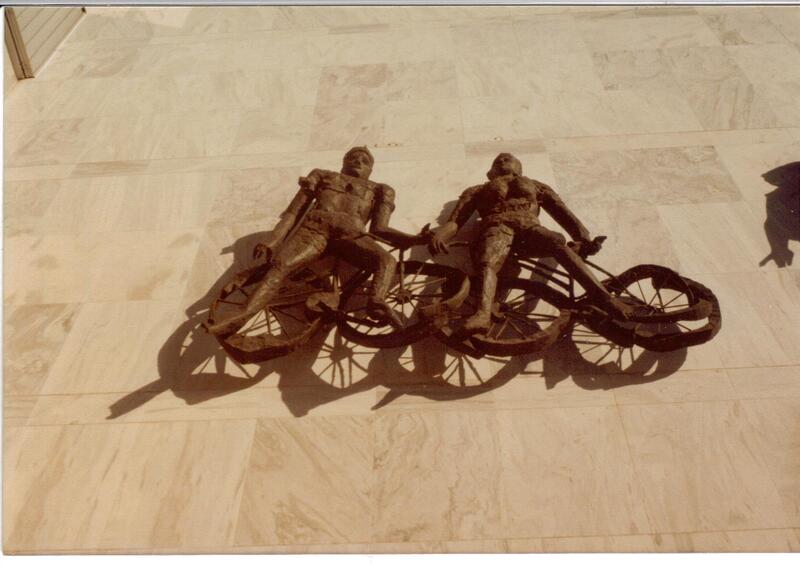 /pfpphotos/uploads/KM0004/KM0004.Gall.Mayo Clinic bronze sculpture.jpg
